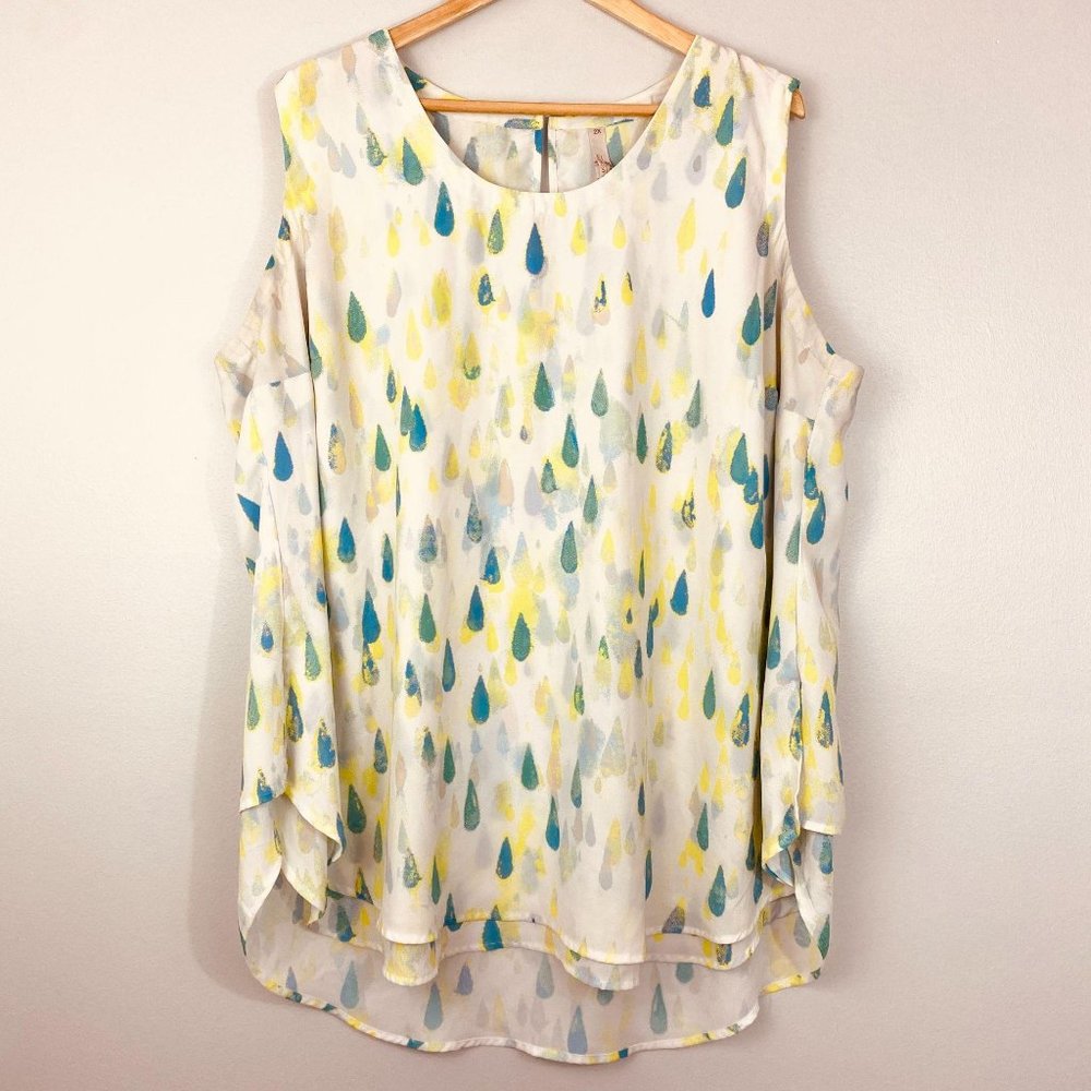 MELISSA McCARTHY White Flow Lined Tank. Silky fabric.
